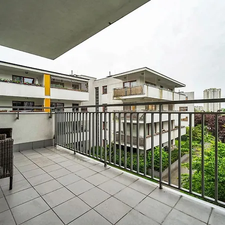 Malborska Metro Kondratowicza Apartment *